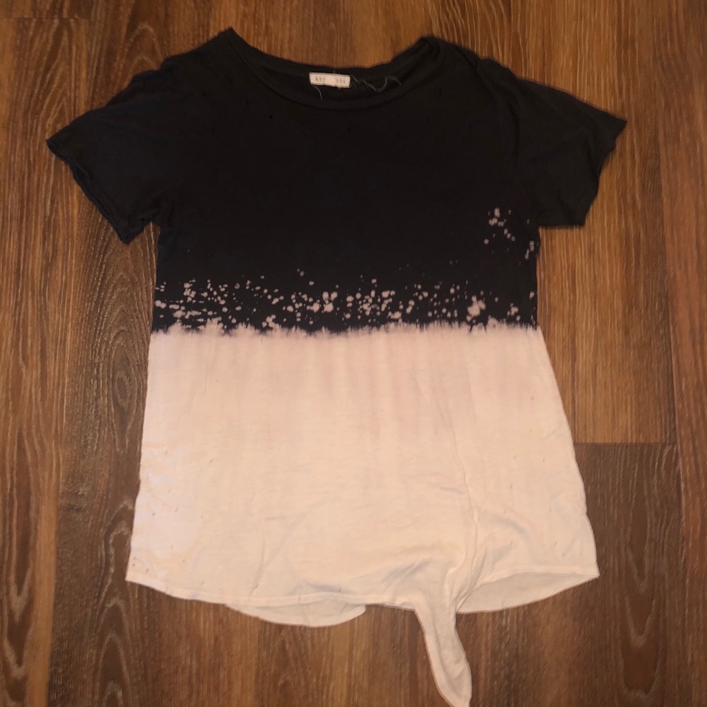 💜 short sleeve tee with knot detail